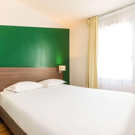 อพาร์ทโฮเต็ล อดาโจ แอคเซส แคร์เรียร์ ซูส์ ปัวส์ซี Aparthotel การ์ริแยร์-ซูส์-ปัวซี ภายนอก รูปภาพ